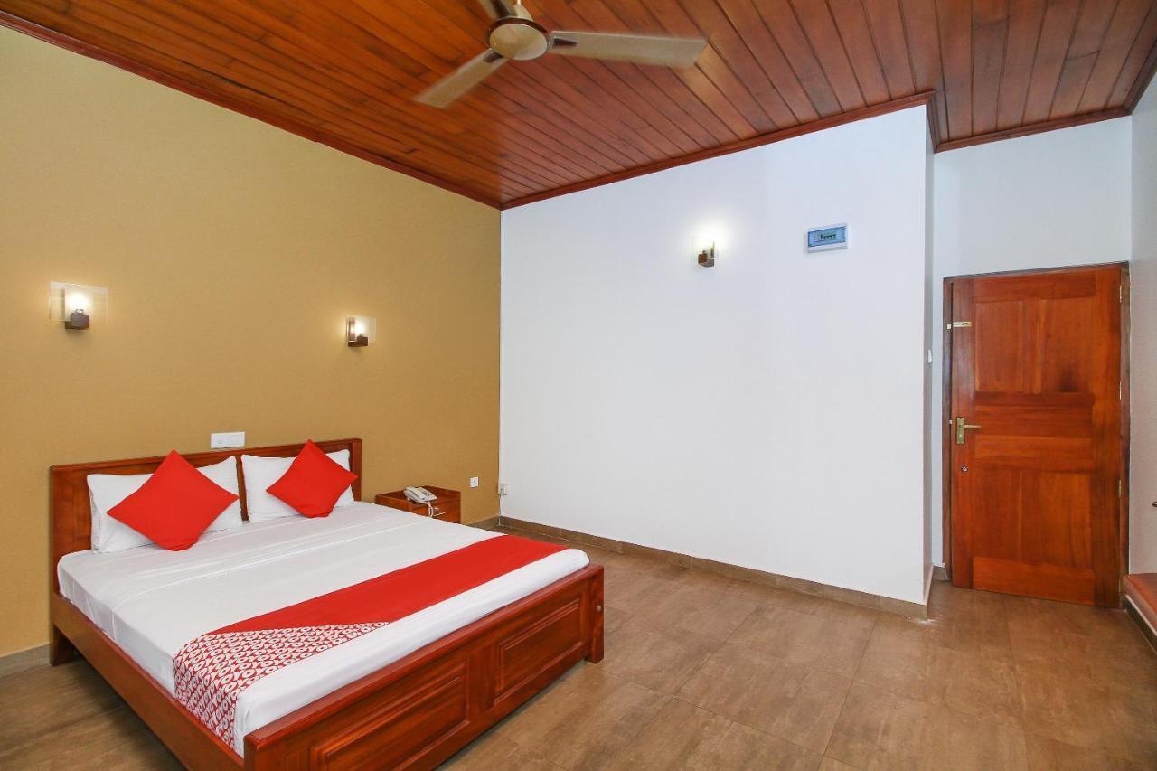 Oyo 471 Randiya Hotel Moratuwa Eksteriør billede