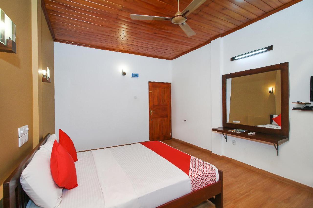 Oyo 471 Randiya Hotel Moratuwa Eksteriør billede